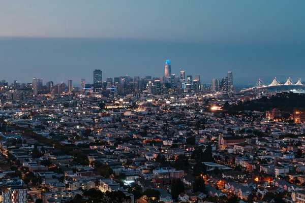 Comment choisir et configurer une tablette graphique Wacom pour la retouche d'images détaillée sous Adobe Lightroom?